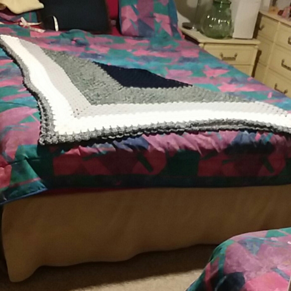 Blanket Shawl - Picture 4 of 6